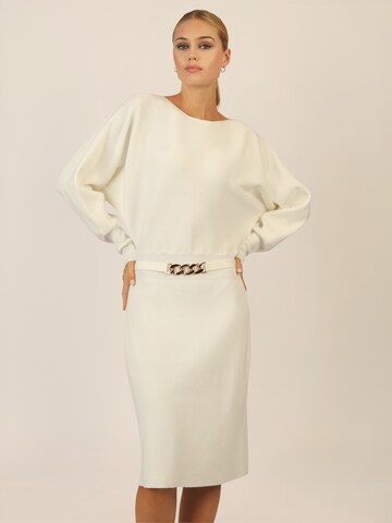 APART Strickkleid in Weiß: Vorderseite