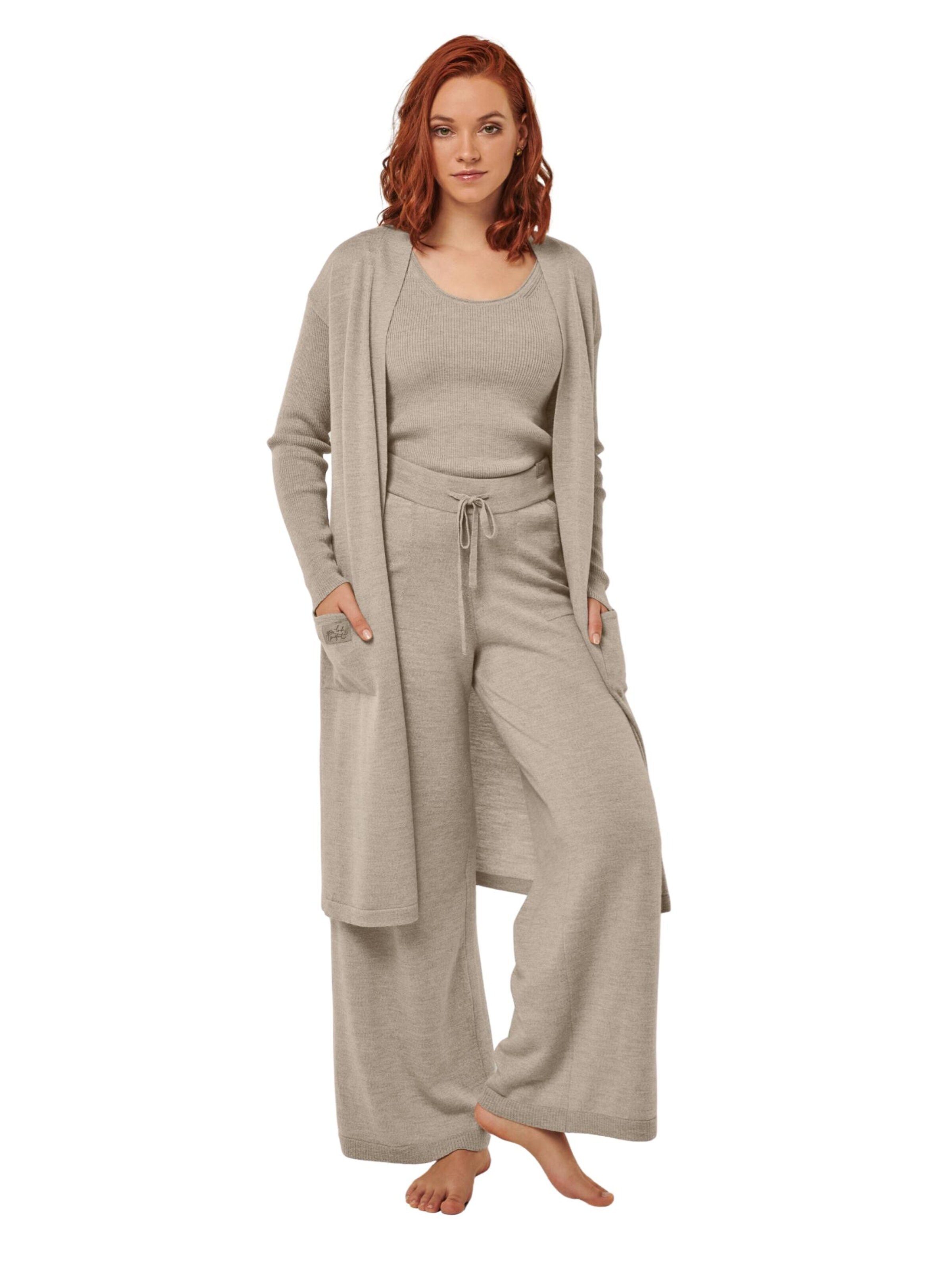 YOU LOOK PERFECT Loungewear in Grey: front