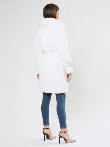 Manteau d’hiver Influencer en blanc