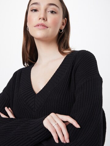 Rochie tricotat 'Nia' de la VILA pe negru