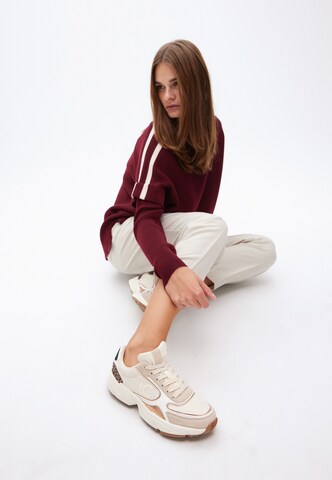 Baskets basses Lola Casademunt en blanc : devant