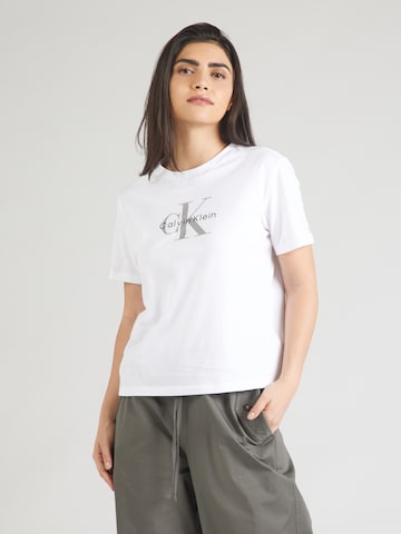 Calvin Klein Jeans Тениска 'HERO' в бяло: отпред