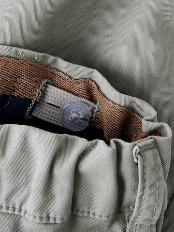 NAME IT - regular Pantalón en gris