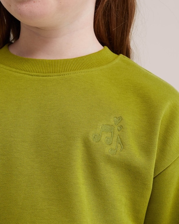 WE Fashion Суичър в зелено