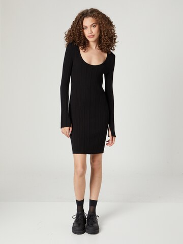 A LOT LESS Dress 'Nanni' in Black