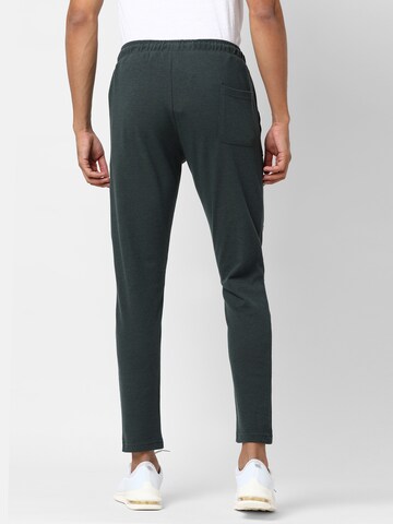 Campus Sutra Regular Pants in Green