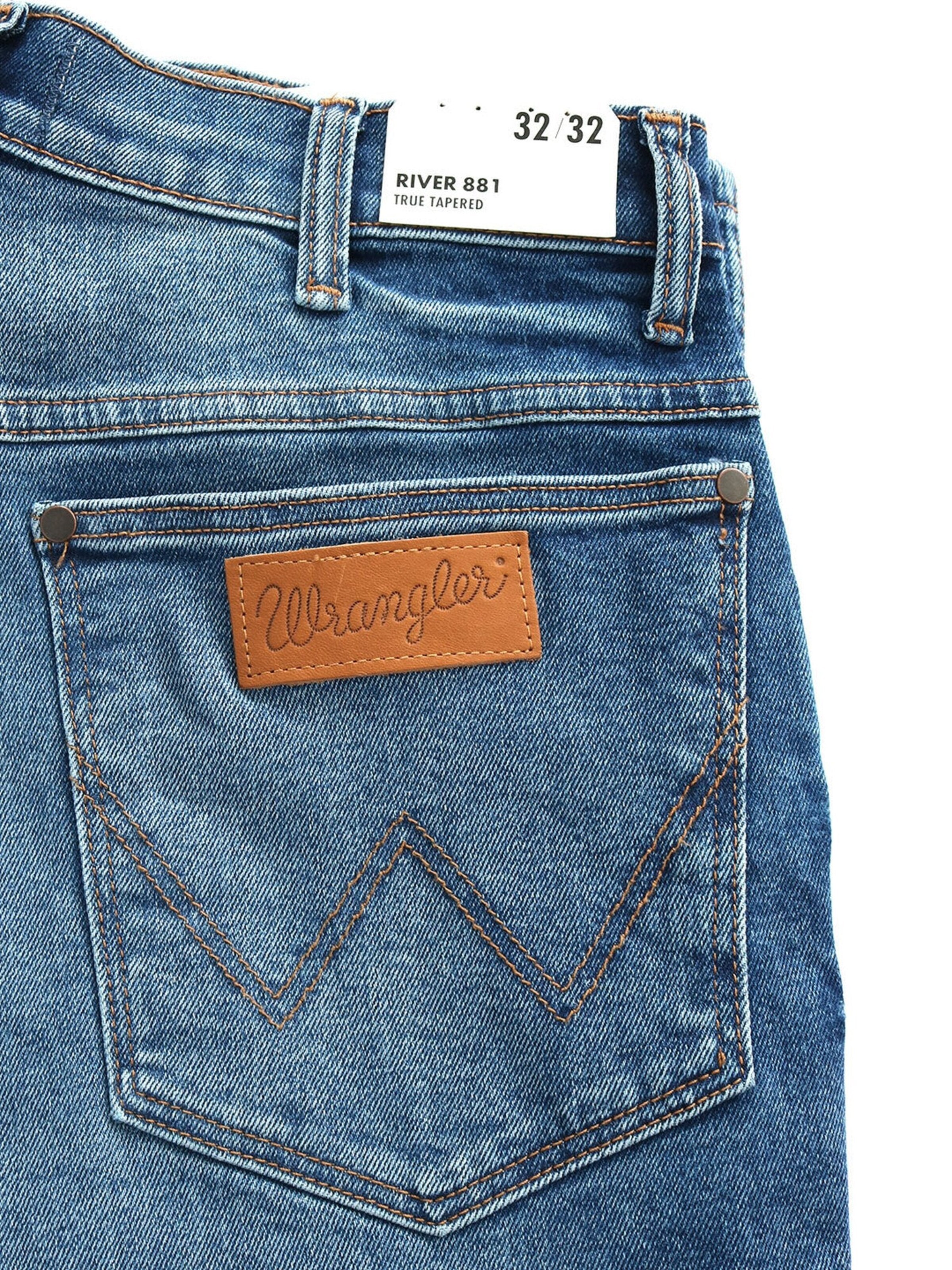 WRANGLER Tapered Jeans 'RIVER Light & Soft Denim'‌‌‌‌‌ in Blau