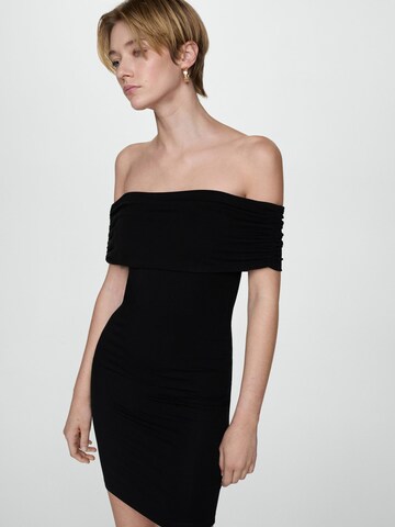 Rochie de cocktail de la MANGO pe negru