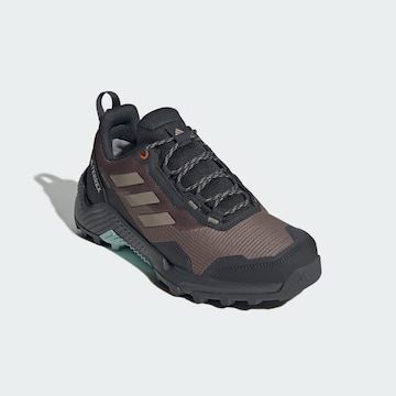 Scarpa bassa 'Eastrail 2.0' di ADIDAS TERREX in marrone