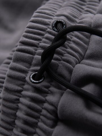 Ombre Regular Trousers in Grey