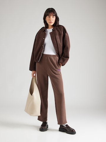 AMERICAN VINTAGE Loosefit Hose 'PLIZZY' in Braun