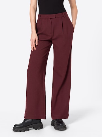 LOOKS by Wolfgang Joop Wide leg Pleat-front trousers in Red: front