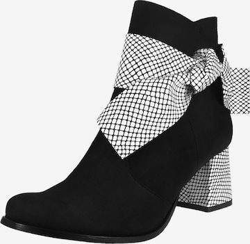 TIGGERS Ankle Boots in Black: front