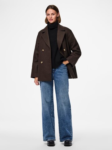 Manteau mi-saison 'PCMarbel' PIECES en marron