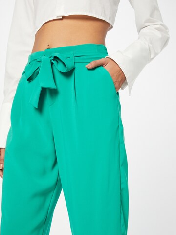 SAINT TROPEZ regular Παντελόνι πλισέ 'Andrea' σε πράσινο