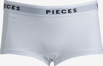 PIECES Boyshorts in White: front