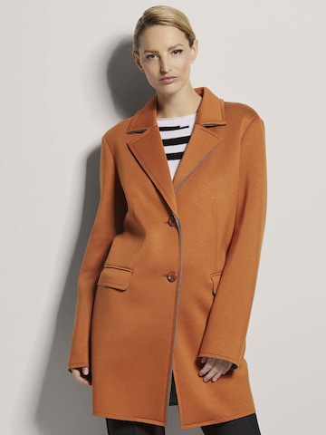 Manteau mi-saison MADELEINE en orange : devant