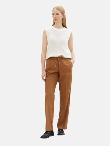 TOM TAILOR Loose fit Trousers with creases in Brown