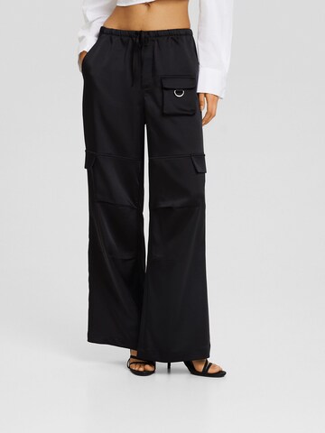 Bershka Wide leg Cargobroek in Zwart: voorkant