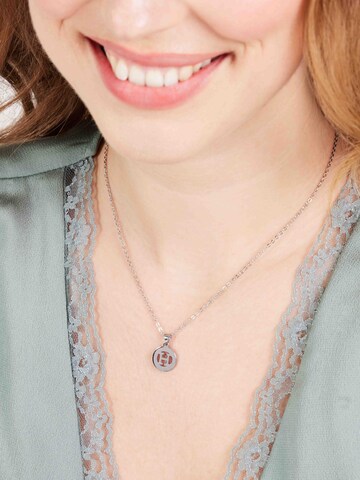 Chaîne Lucardi en argent : devant