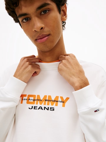 Bluză de molton 'ESS' de la Tommy Jeans pe alb