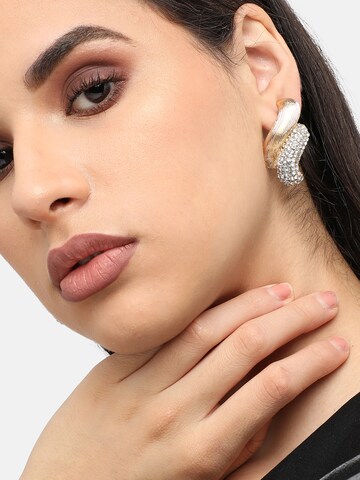 SOHI Ohrringe 'Sapana' in Gold: Vorderseite
