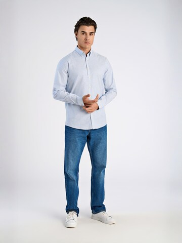 Coupe regular Chemise Lindbergh en bleu