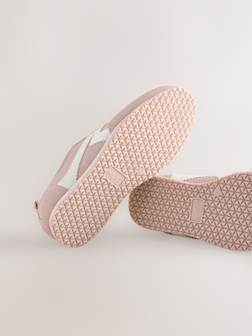 Next Sneaker in Pink