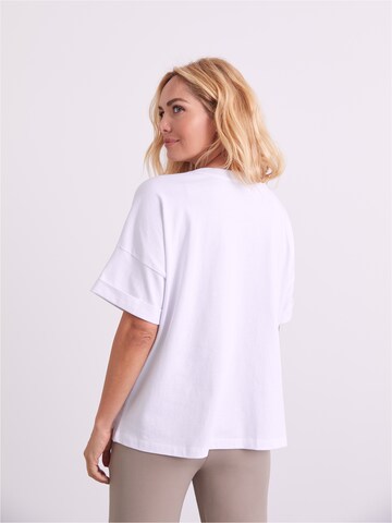 ABOUT YOU x Iconic by Tatiana Kucharova - Camisa 'Charlie' em branco