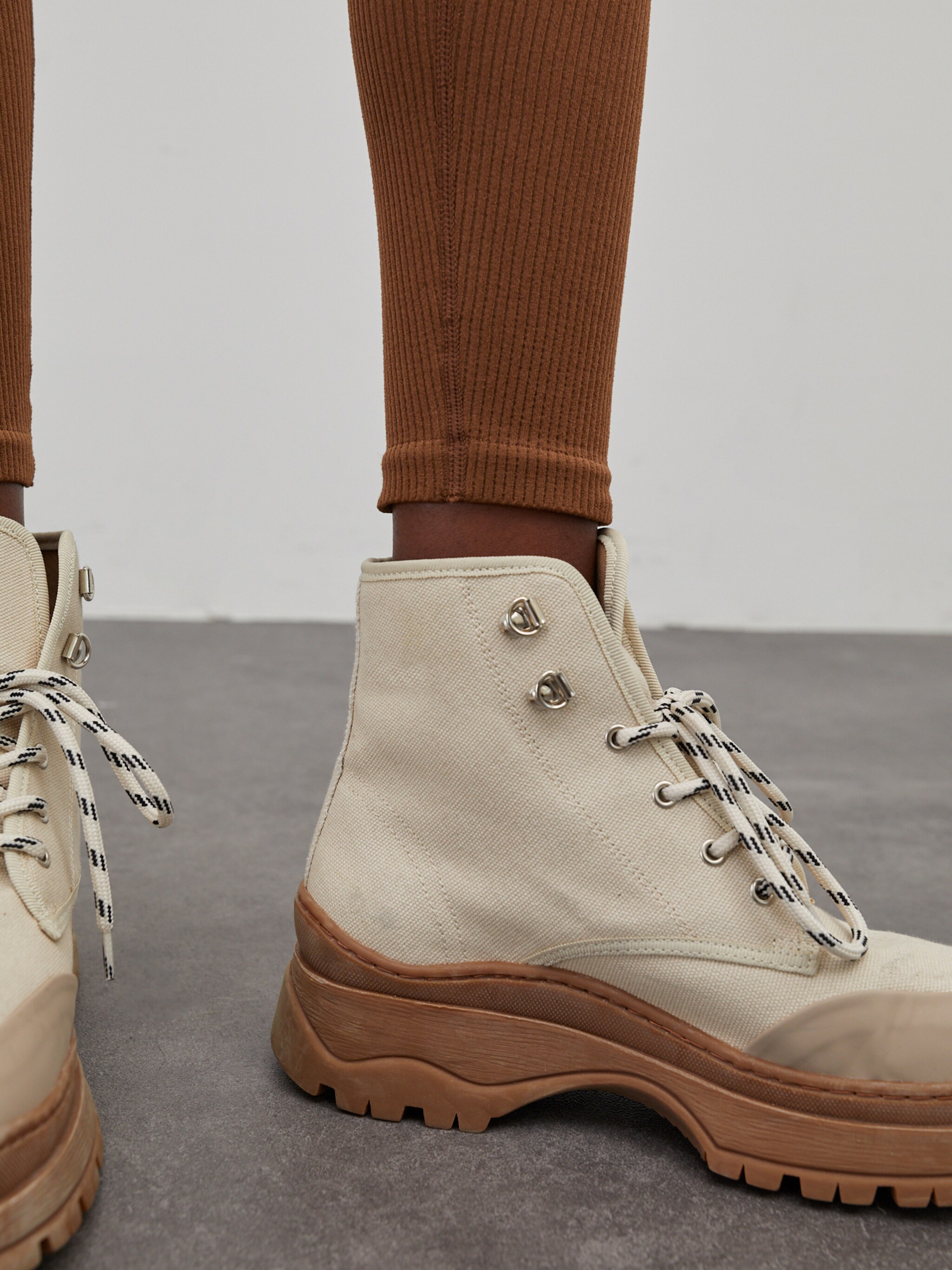 EDITED Produits Leggings 'Jona' kaki