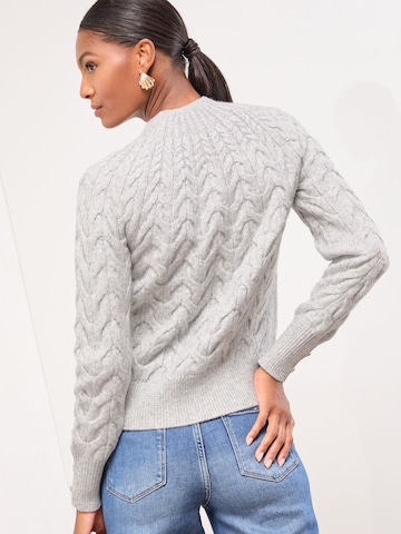 self. Svetr – šedá