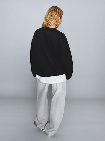 Bershka Mikina – černá
