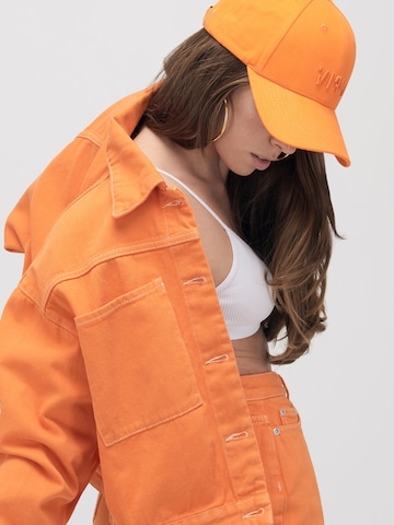 ABOUT YOU x VIAM Studio Jacke 'GEORGE' in Orange