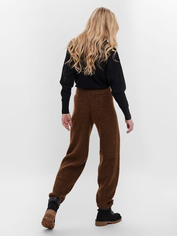 VERO MODA Tapered Broek 'Magda' in Bruin