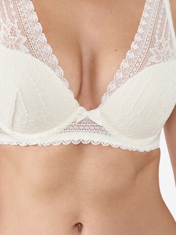 ETAM Triangle Bra 'PANAMA' in White
