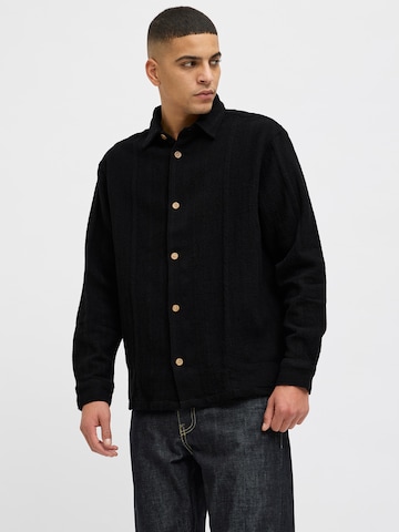 Comfort Fit Cămașă 'JJECharge' de la JACK & JONES pe negru: față