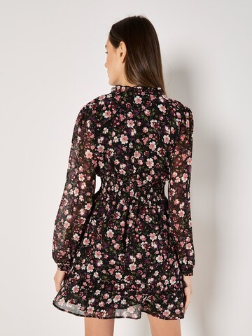 Robe Apricot en noir
