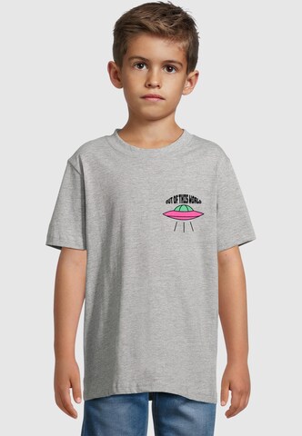 Merchcode T-Shirt 'Out of This World' in Grau: Vorderseite