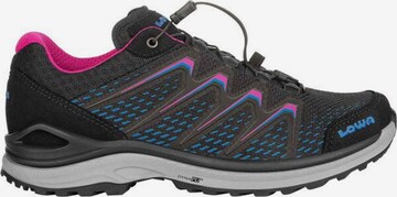 LOWA Outdoorschuh 'Maddox' in Schwarz