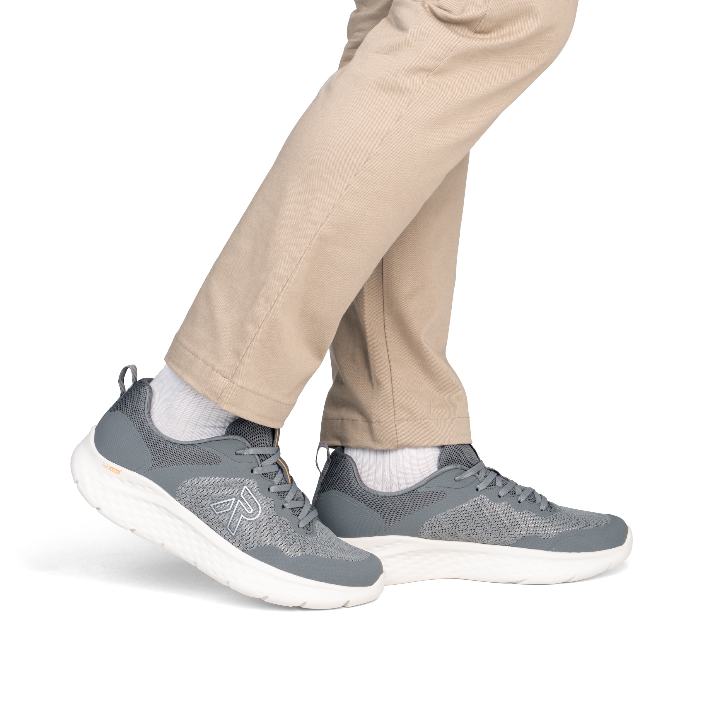 Baskets basses Rieker en gris : devant