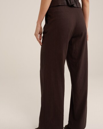 WE Fashion Regular Trousers in Brown