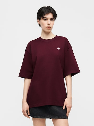 ADIDAS ORIGINALS - Camiseta talla grande 'Essentials' en rojo: frente