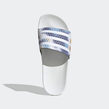 ADIDAS ORIGINALS Pantoletter 'Adilette' i hvit