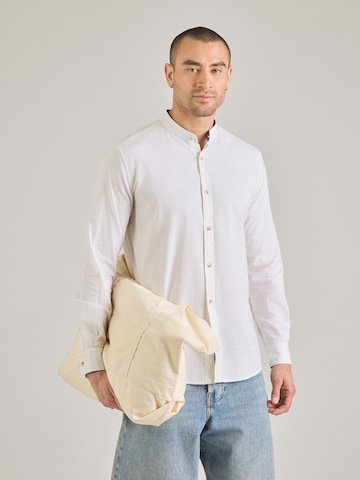 s.Oliver Regular fit Ing - fehér: elől