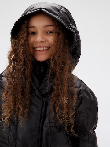 Geacă de iarnă de la Calvin Klein Jeans pe negru