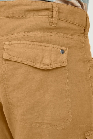 !Solid Regular Cargo Pants in Brown