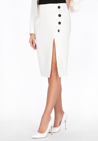 faina Skirt in White: front
