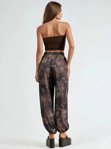 Qu Style Tapered Trousers in Brown