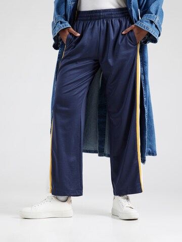 Regular Pantalon Abercrombie & Fitch en bleu : devant