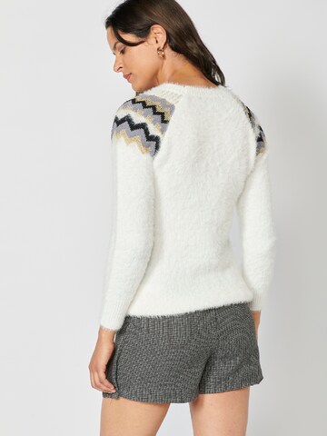 Pullover di KOROSHI in bianco